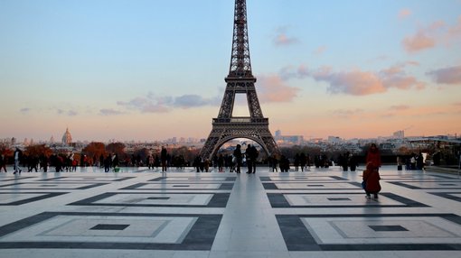 People in Paris, France (2)