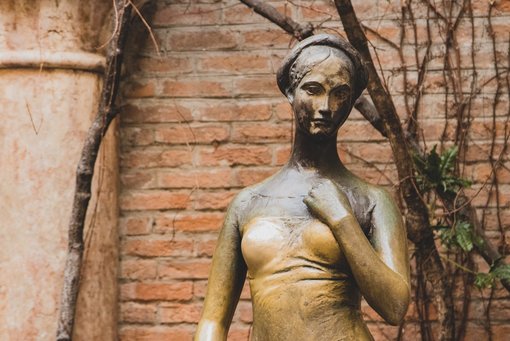 Statue of Juliet in Verona